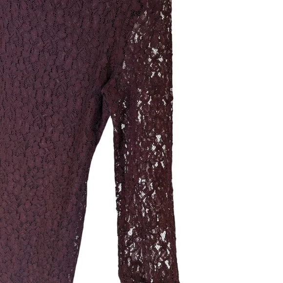 Aritzia- Babaton - Bodycon Maroon Dress with 3/4 Sleeves - Picture 3 of 8